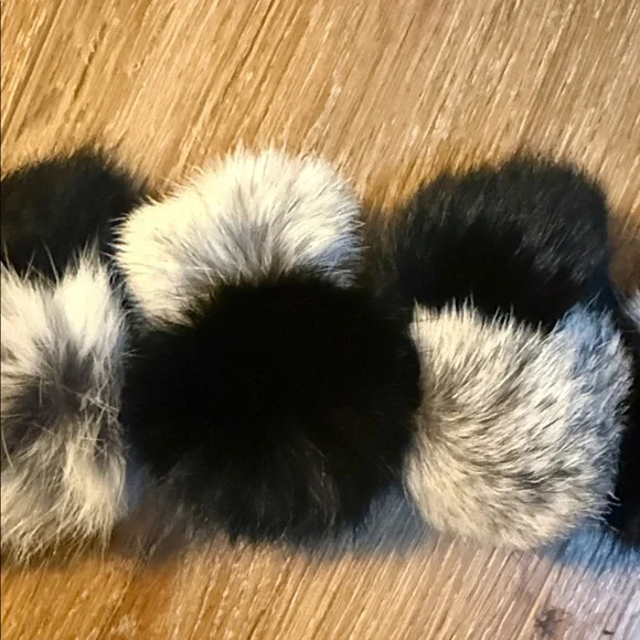 Women’s rabbit Fur Pom Pom Scarf - Picture 2 of 5